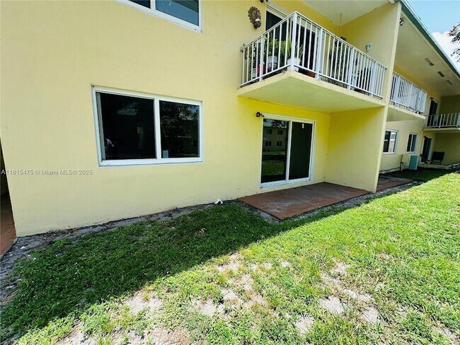 Foto del edificio - 505 NW 177th St