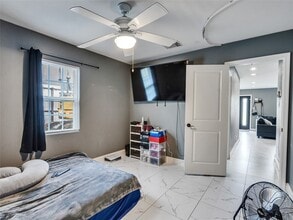 Building Photo - 1107 E 40th 1/2 St
