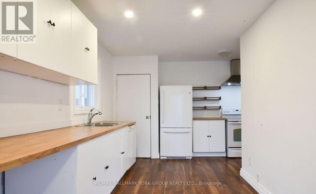 Building Photo - 181 Penn Ave