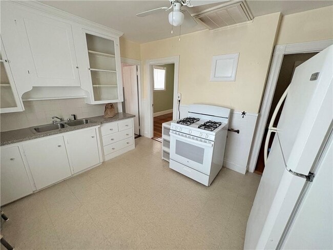 Foto del edificio - 293 Sutton Ave