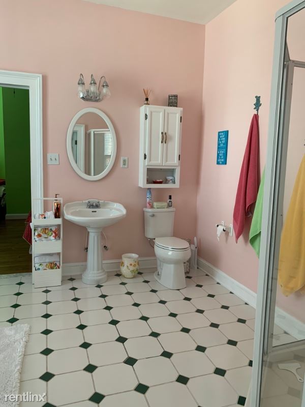 Building Photo - 3 br, 2.5 bath Townhome - 418 Johnson St