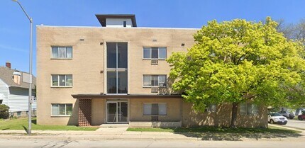 Building Photo - 6406 W Lincoln Ave