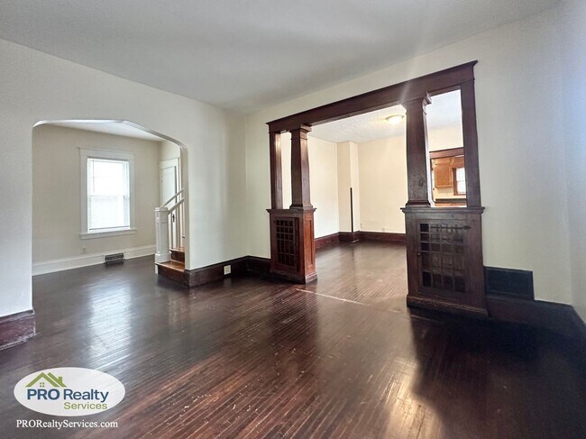 Foto del edificio - 2334 N Upton Ave