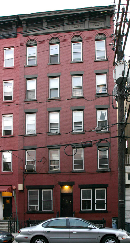 Foto del edificio - 231 Grand Street