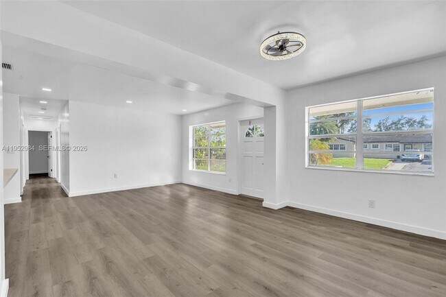 Foto del edificio - 7041 Raleigh St