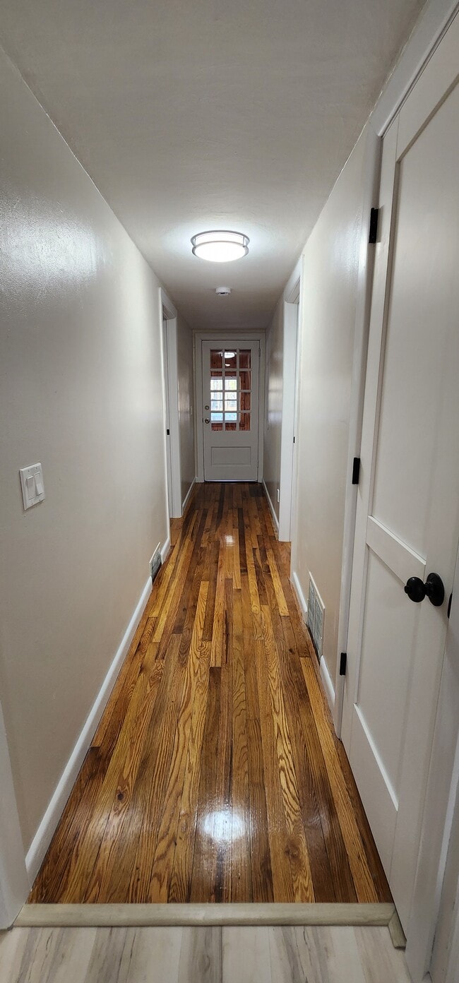 Building Photo - 32 N Main St