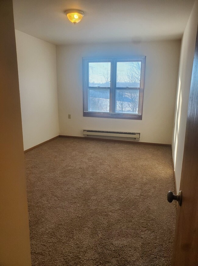 Building Photo - 220 Brookwood Dr