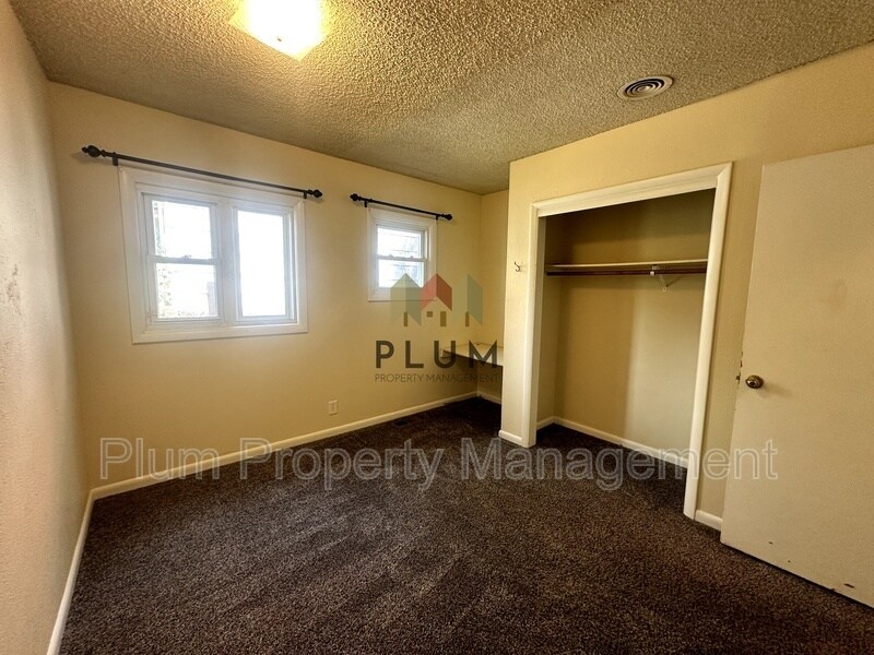 Building Photo - 645 Brooks St