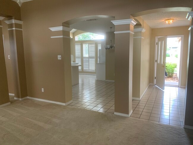 Building Photo - 5005 Lethaby Dr