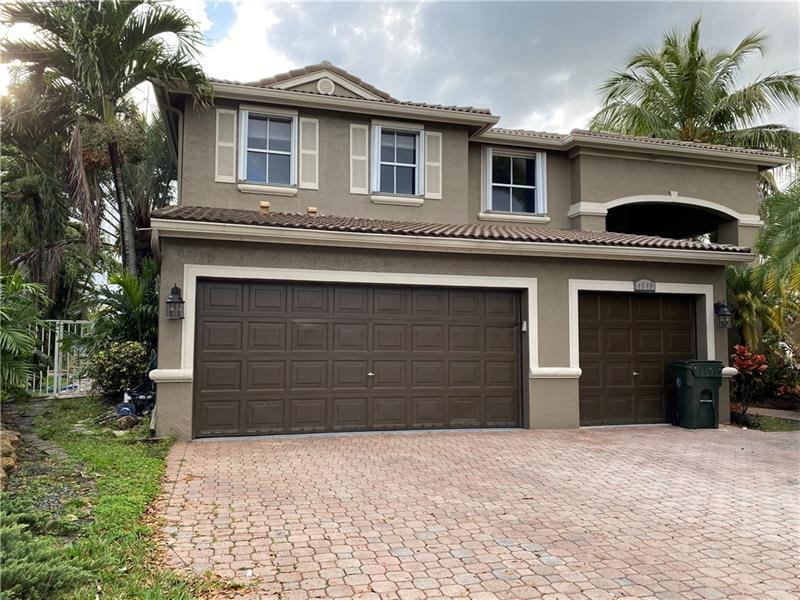 Foto principal - 4849 NW 53rd Cir