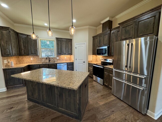 Building Photo - 134 Blue Jay Dr