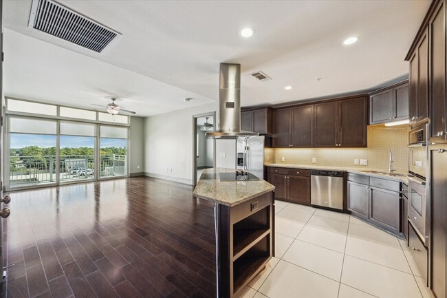 Foto del edificio - 9870 Gaylord Dr