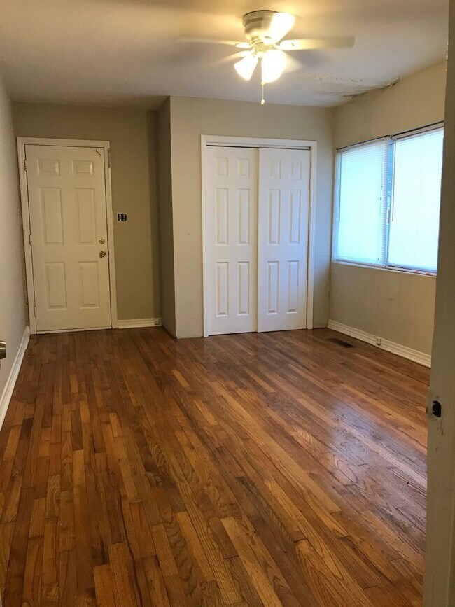 Building Photo - 3 Bedroom House on Desiree Ct. Available Now!