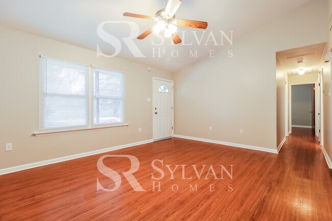 Foto del edificio - Beautifully updated 3 bedroom rancher!