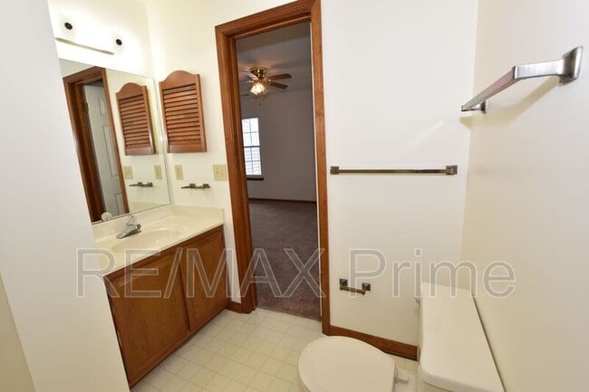 Building Photo - 636 Sedgefield Ct