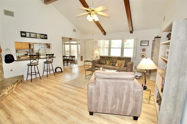 Foto del edificio - 13767 Greywood Dr