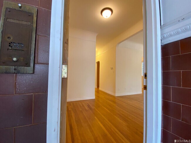 Foto del edificio - 651 Lake St