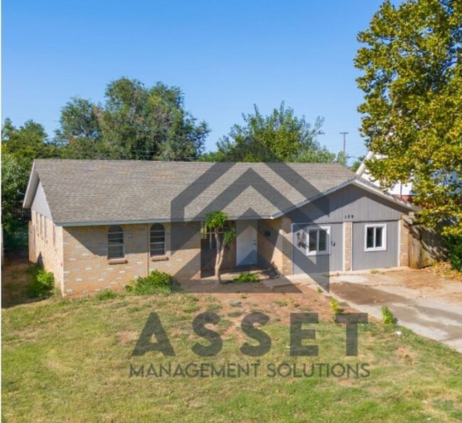 Building Photo - Spacious 5-Bedroom Home with Fresh Updates and a Beautiful Yard