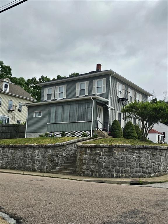 Primary Photo - 37 1/2 Pleasant St