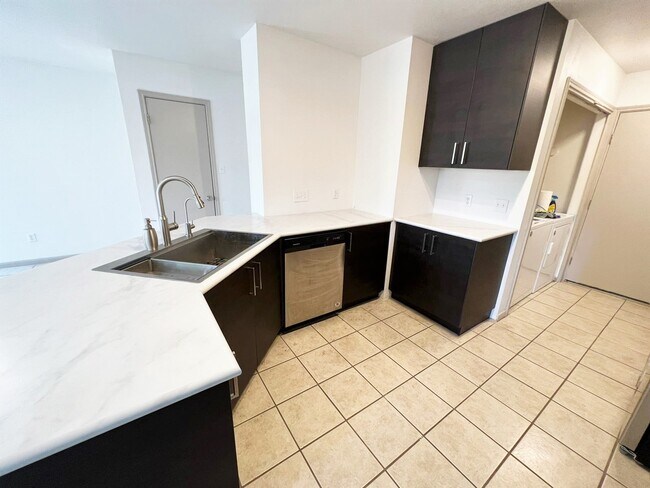 Building Photo - 9708 Sugar Hill Dr