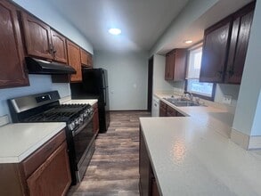 Building Photo - 6670 Pleasantivew St NE