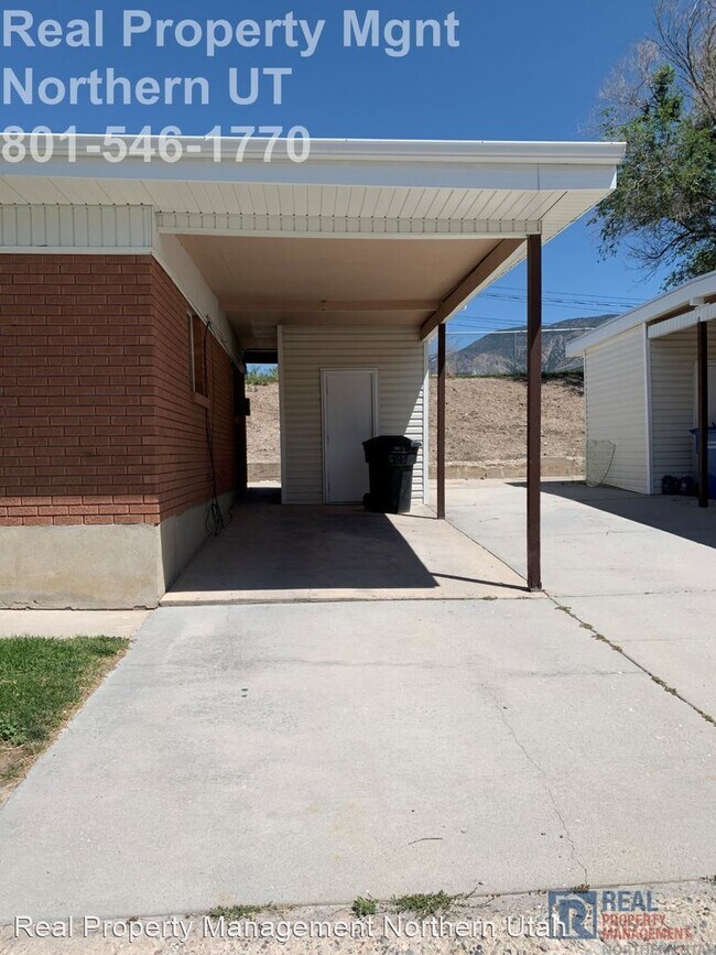 Building Photo - 2 br, 1 bath House - 525 Mac Lane