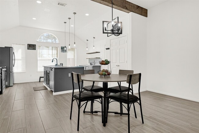 Foto del edificio - 18875 Ferney Ln