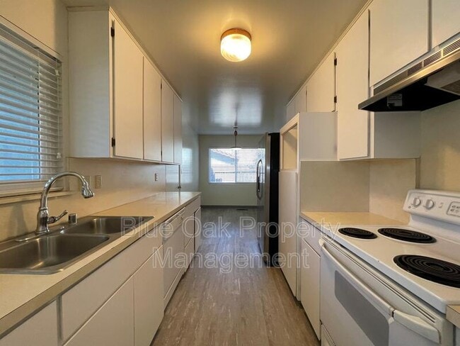 Foto del edificio - 6 Begonia Ln