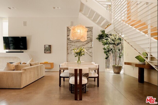 Foto del edificio - 2341 Wilson Ave