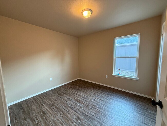 Foto del edificio - 3 Bedroom Home In East Lubbock!