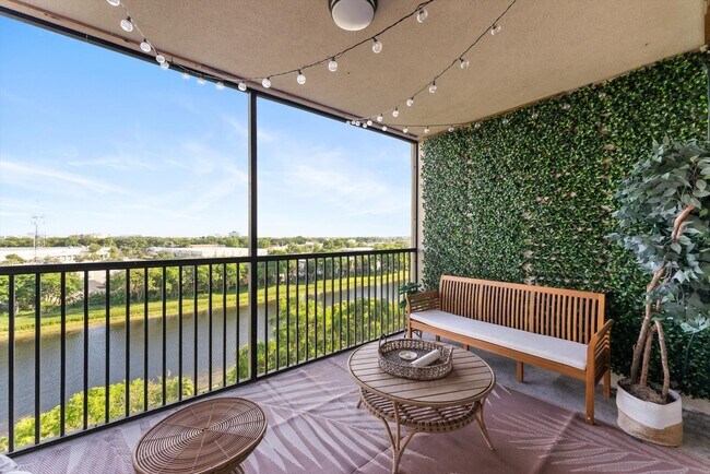 Foto del edificio - 2202 S Cypress Bend Dr