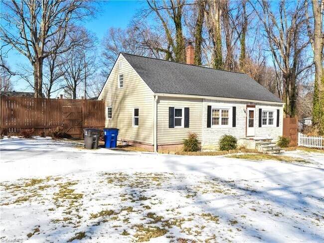 Foto del edificio - 3872 Leo St