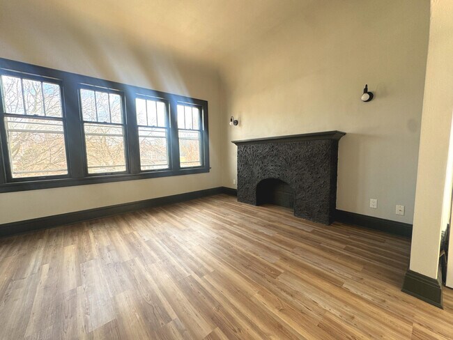 Foto del edificio - 2431 S 34th St