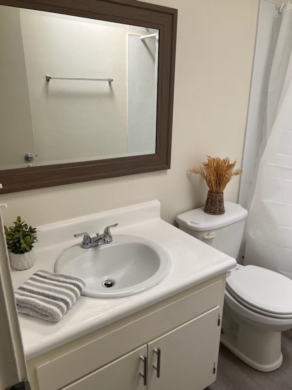 Photo - 7749 Reseda Blvd (Reseda, CA) Apartment