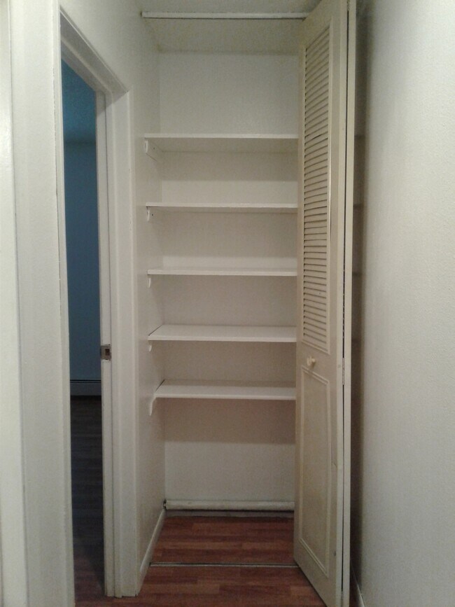 Building Photo - 1200 Woodside Dr