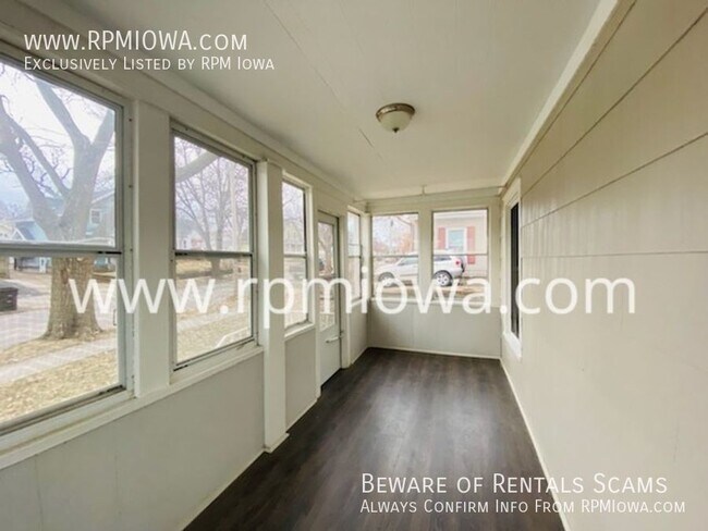 Foto del edificio - UPDATED NEAR DRAKE!! 2 Bedroom, 1 Bathroom...