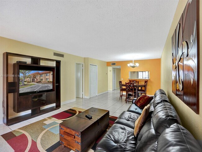 Foto del edificio - 158 Lakeview Dr