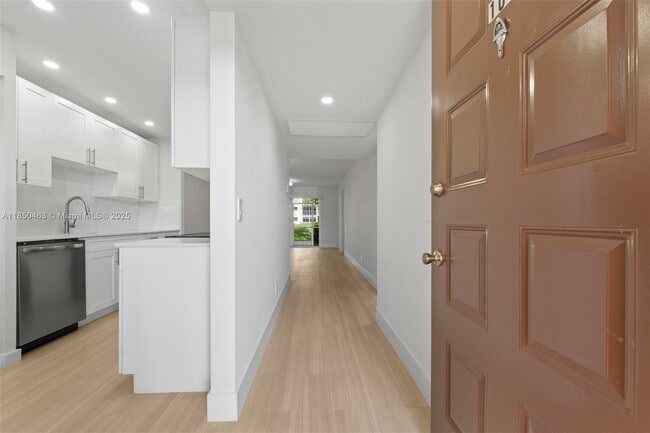Foto del edificio - 1300 SW 124th Terrace