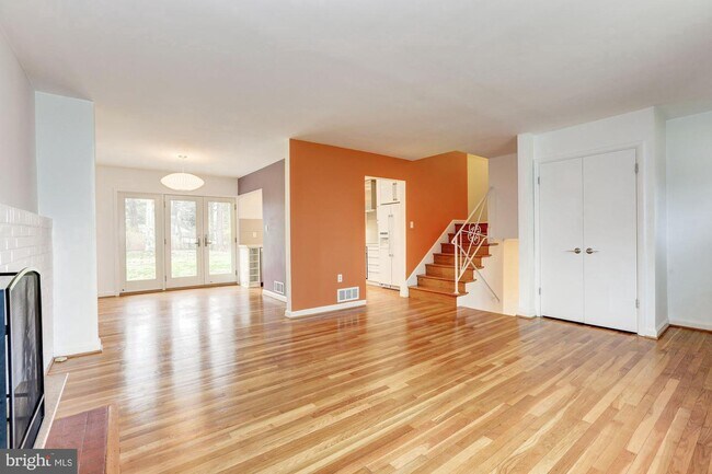 Building Photo - 9718 Holmhurst Rd