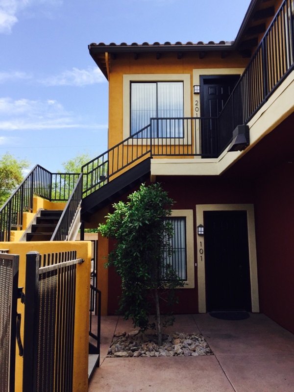 Exterior courtyard - Stanley Place Apartments