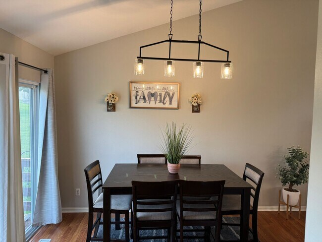 Foto del edificio - 16119 Cherrywood St