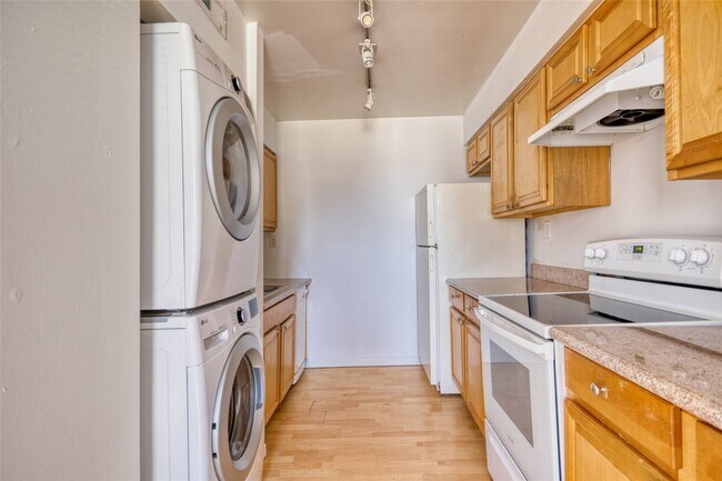 Foto del edificio - 4390 McPherson Ave