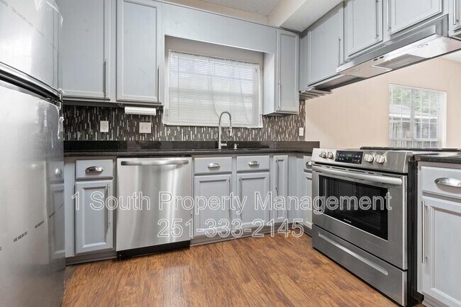 Building Photo - 2033 Post Oak Ct