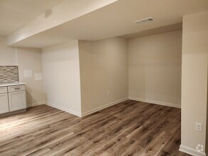 Building Photo - 11115 Southcoate Village Dr