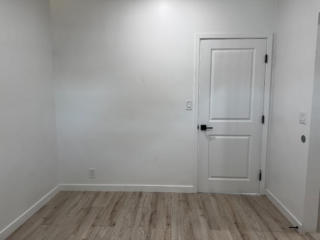 Building Photo - 123 Linda Vista Dr