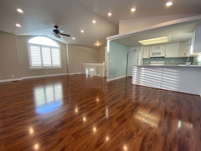 Building Photo - 2541 S 1400 W
