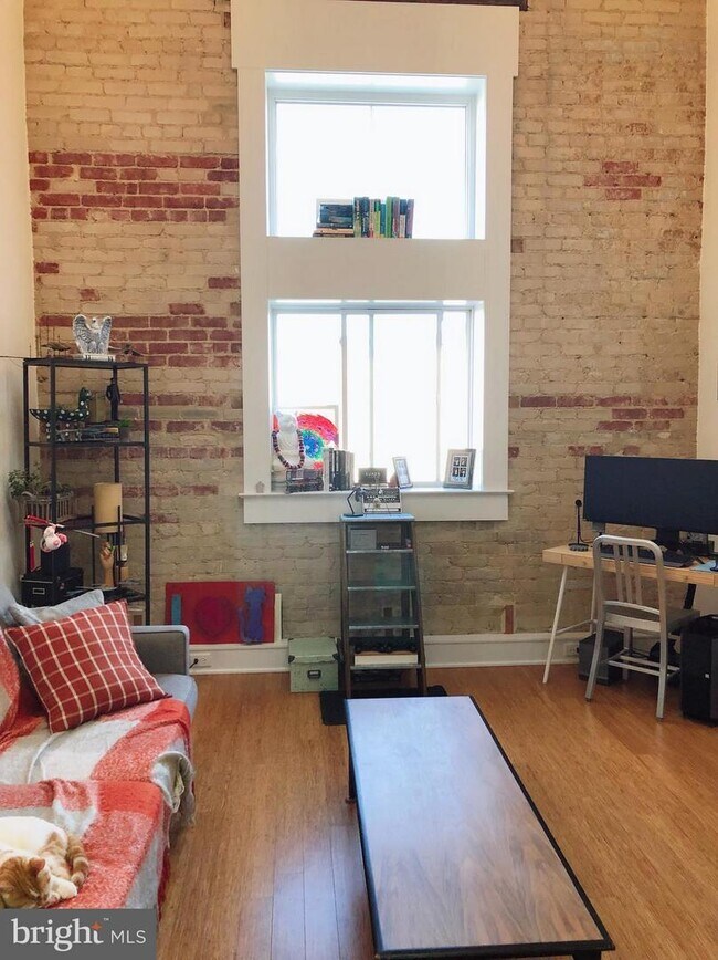 Foto del edificio - 4334 Farragut St