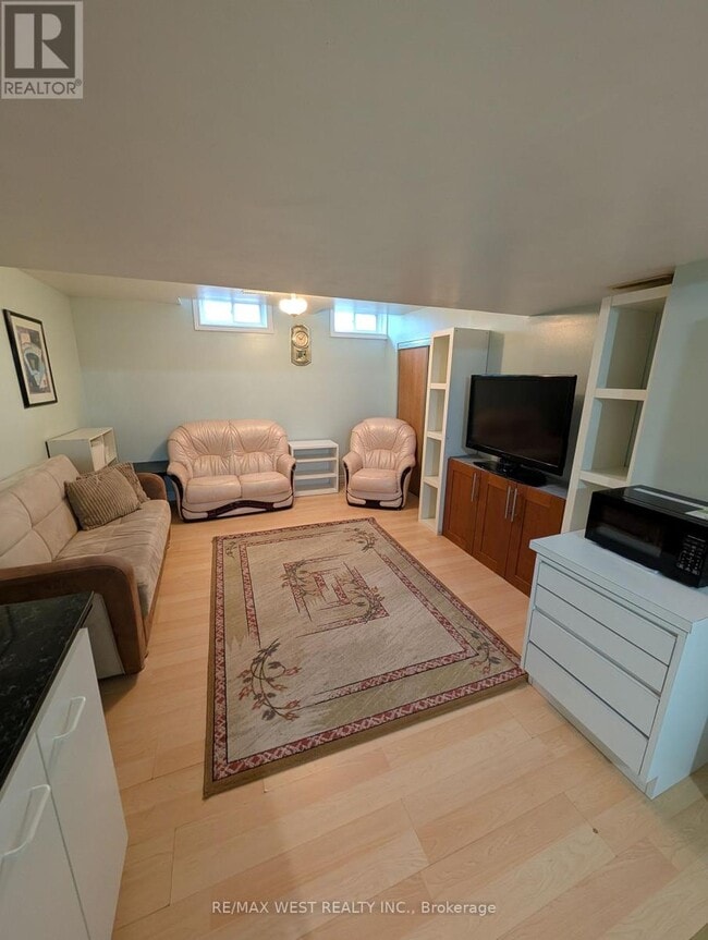 Photo du bâtiment - 14 Thornway Ave