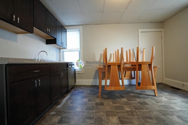 Building Photo - 27 Westford St