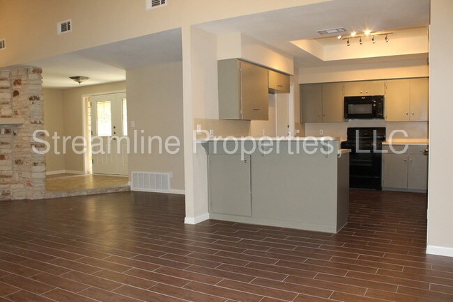 Foto del edificio - 11915 River Oaks Trl